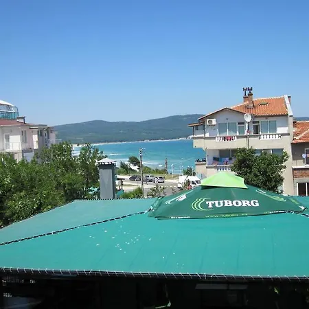 Irina Guest house *